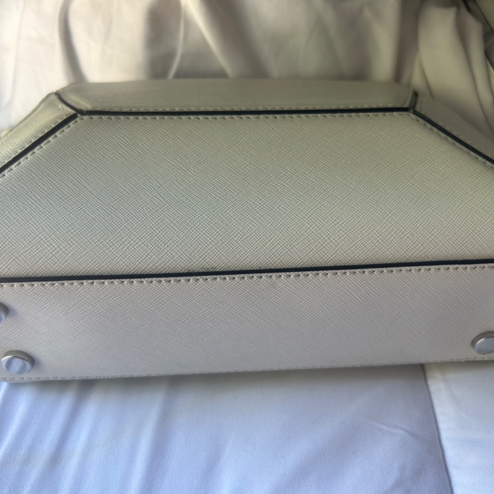 Mk Purse - Picture 3 of 3